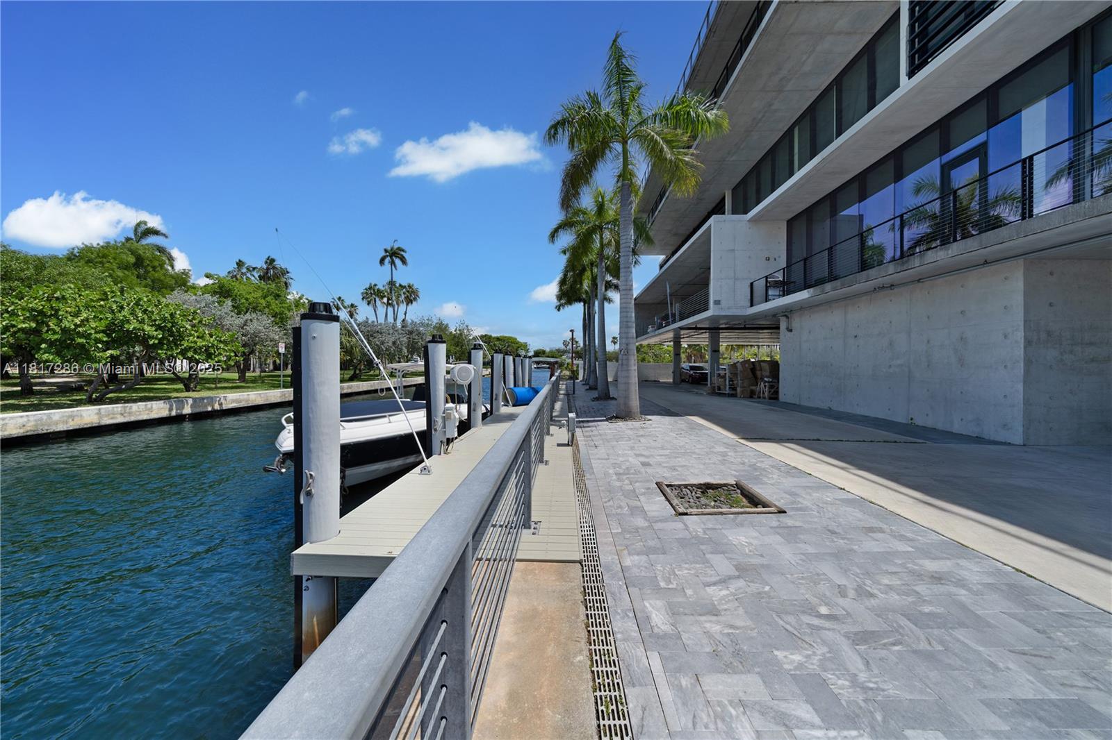 528 NW 7th Ave Miami, FL 33136