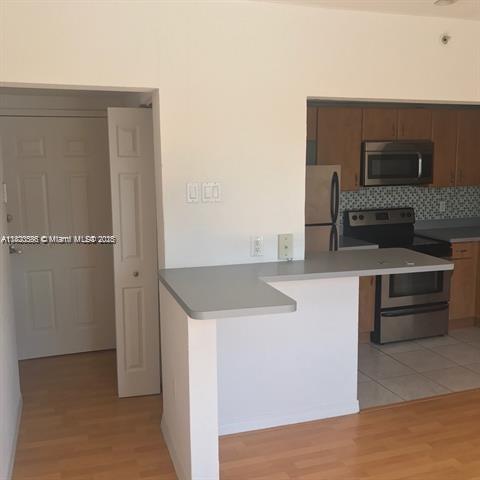 7326 Collins Ave #304,Miami Beach, FL 33141