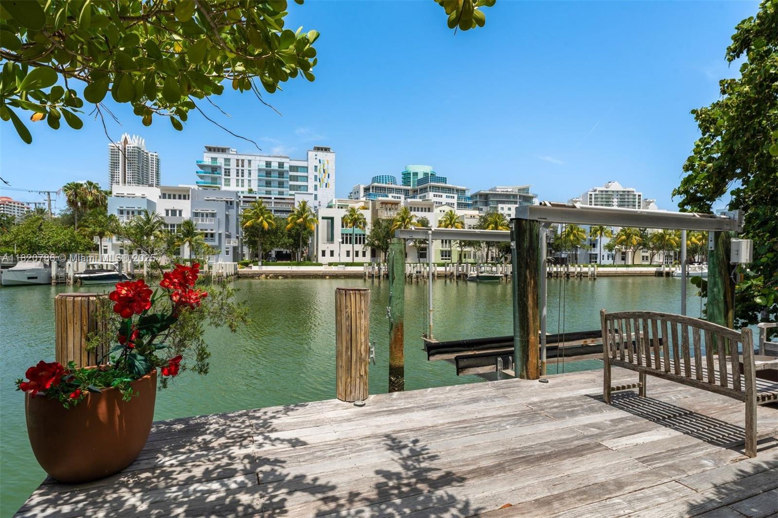 6165 Pine Tree Dr Miami Beach, FL 33140