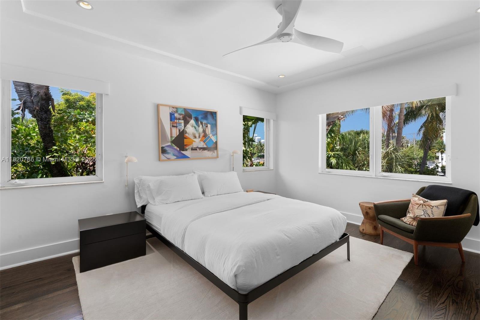 6165 Pine Tree Dr Miami Beach, FL 33140