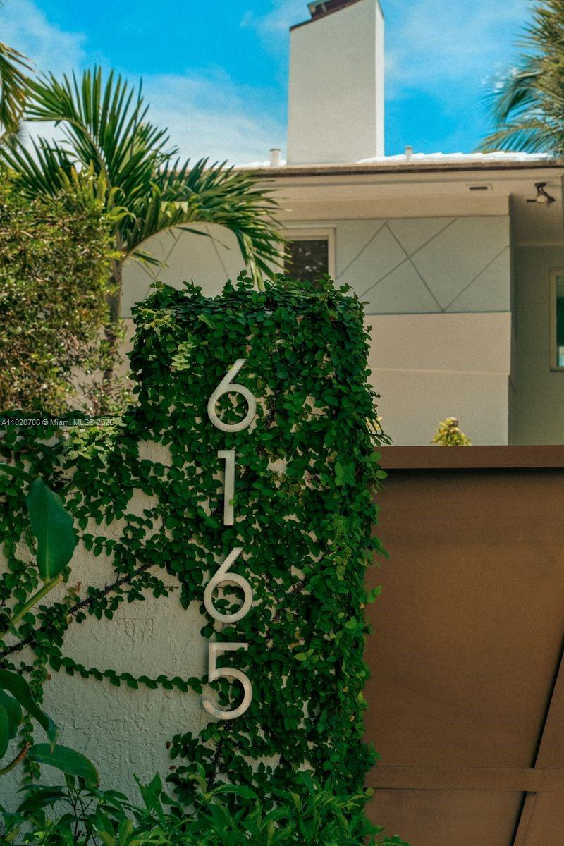 6165 Pine Tree Dr Miami Beach, FL 33140