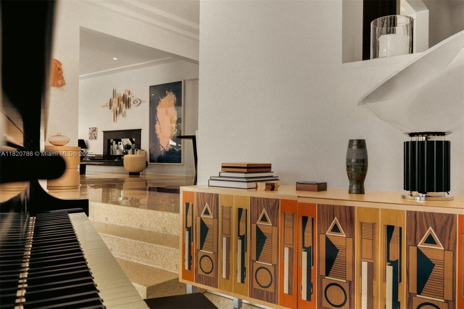 6165 Pine Tree Dr Miami Beach, FL 33140