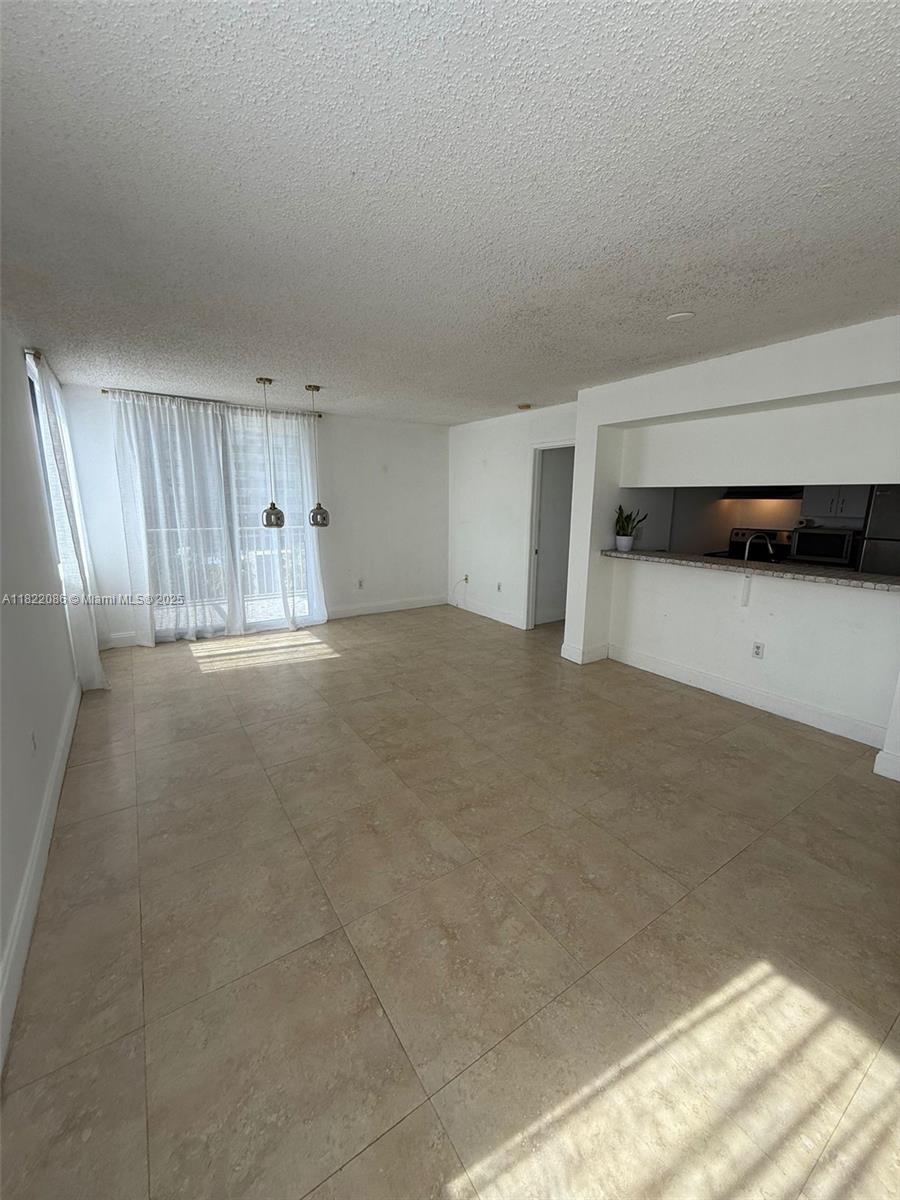 image Madison Condominium11