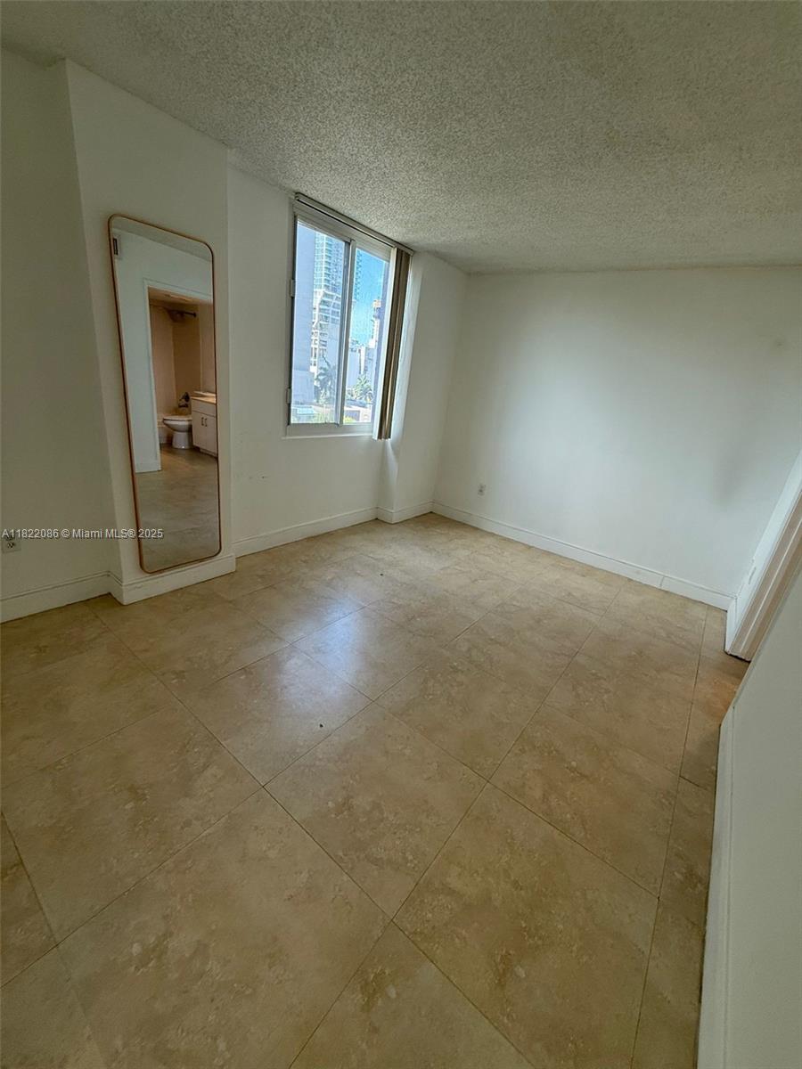 image Madison Condominium12