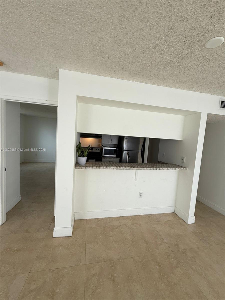 image Madison Condominium7