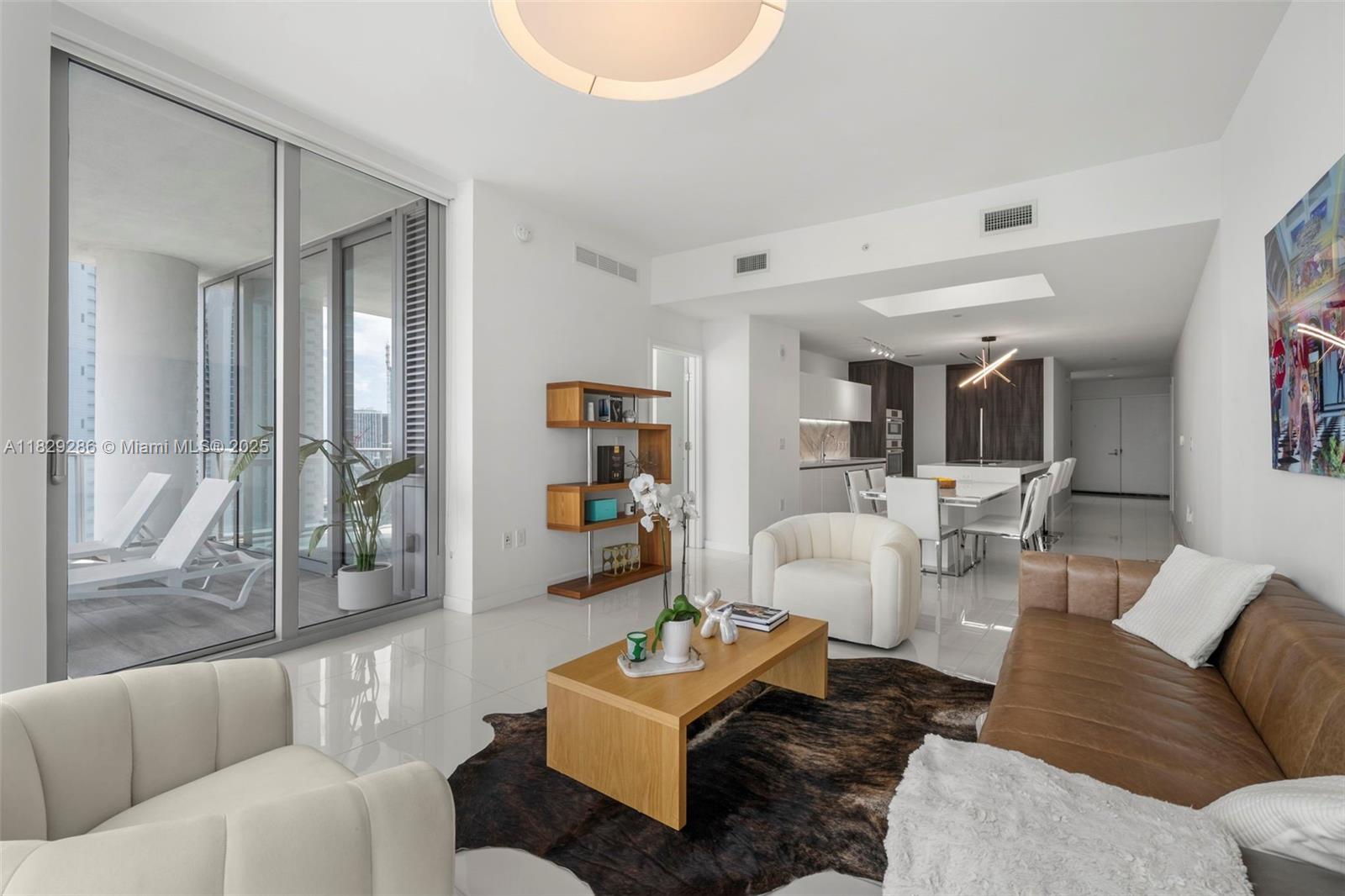 image Paramount World Center10