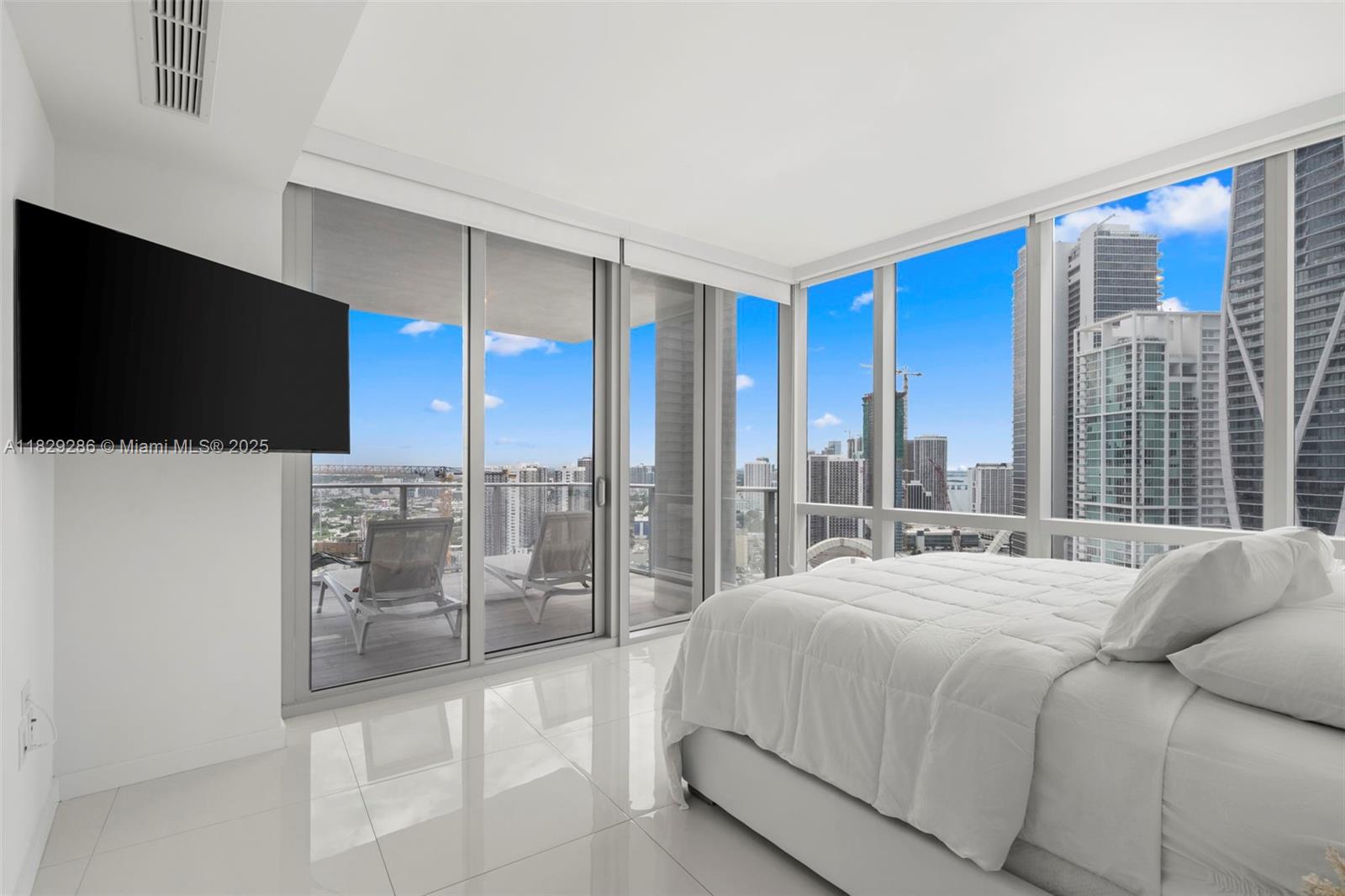 image Paramount World Center14