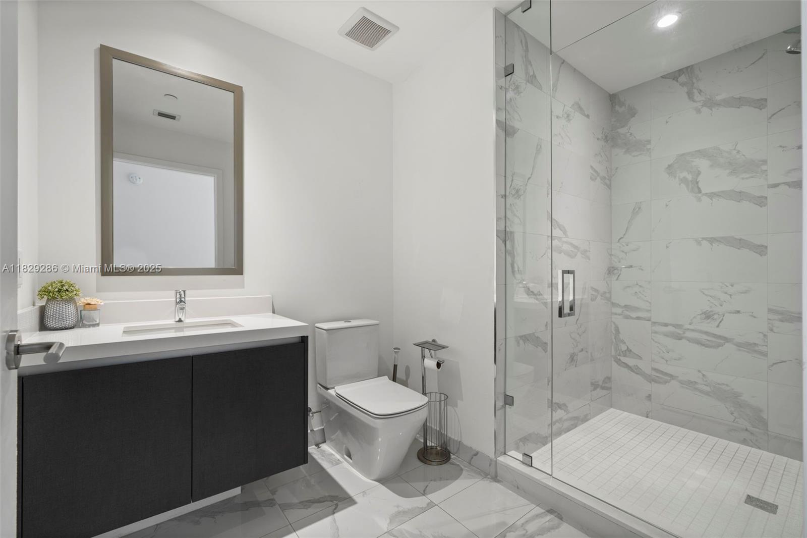 image Paramount World Center21