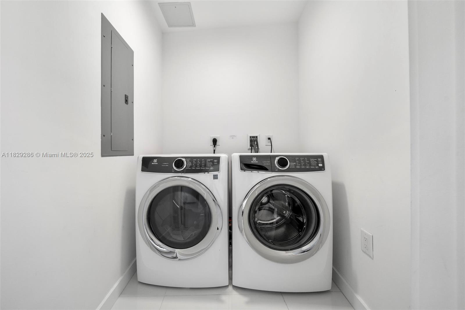 image Paramount World Center26