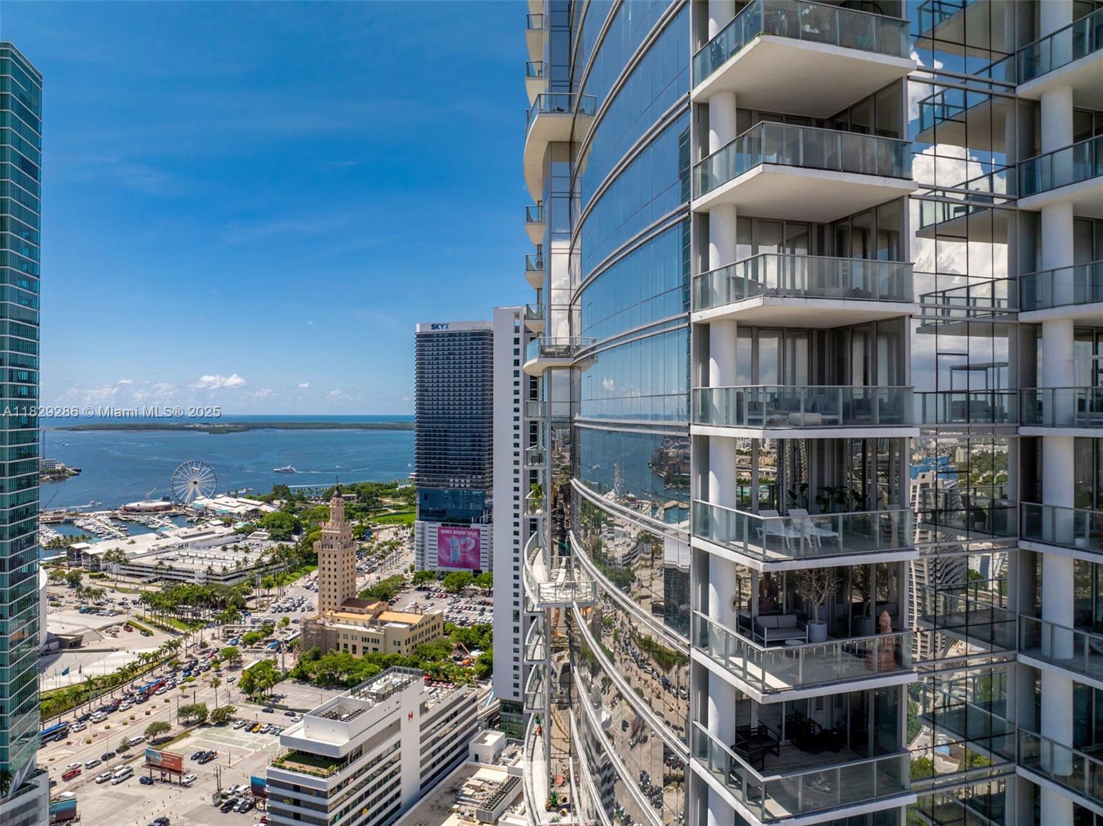 image Paramount World Center3