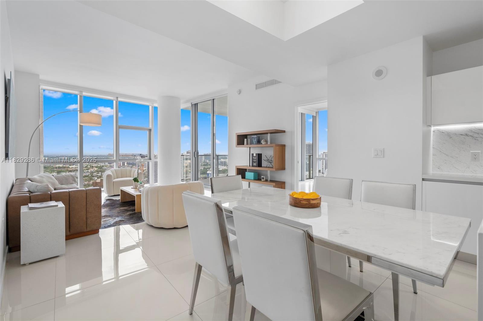 image Paramount World Center4