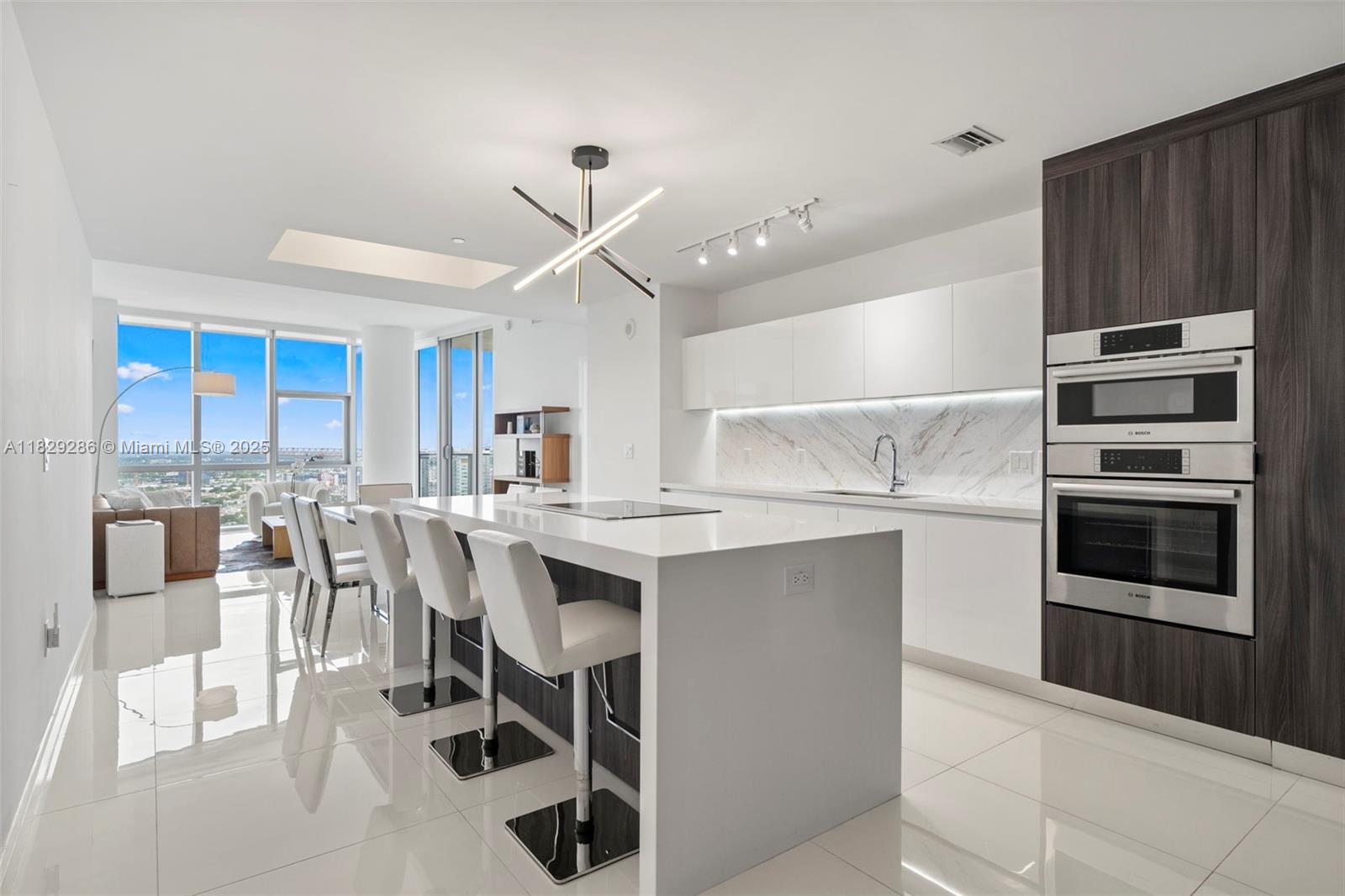 image Paramount World Center5