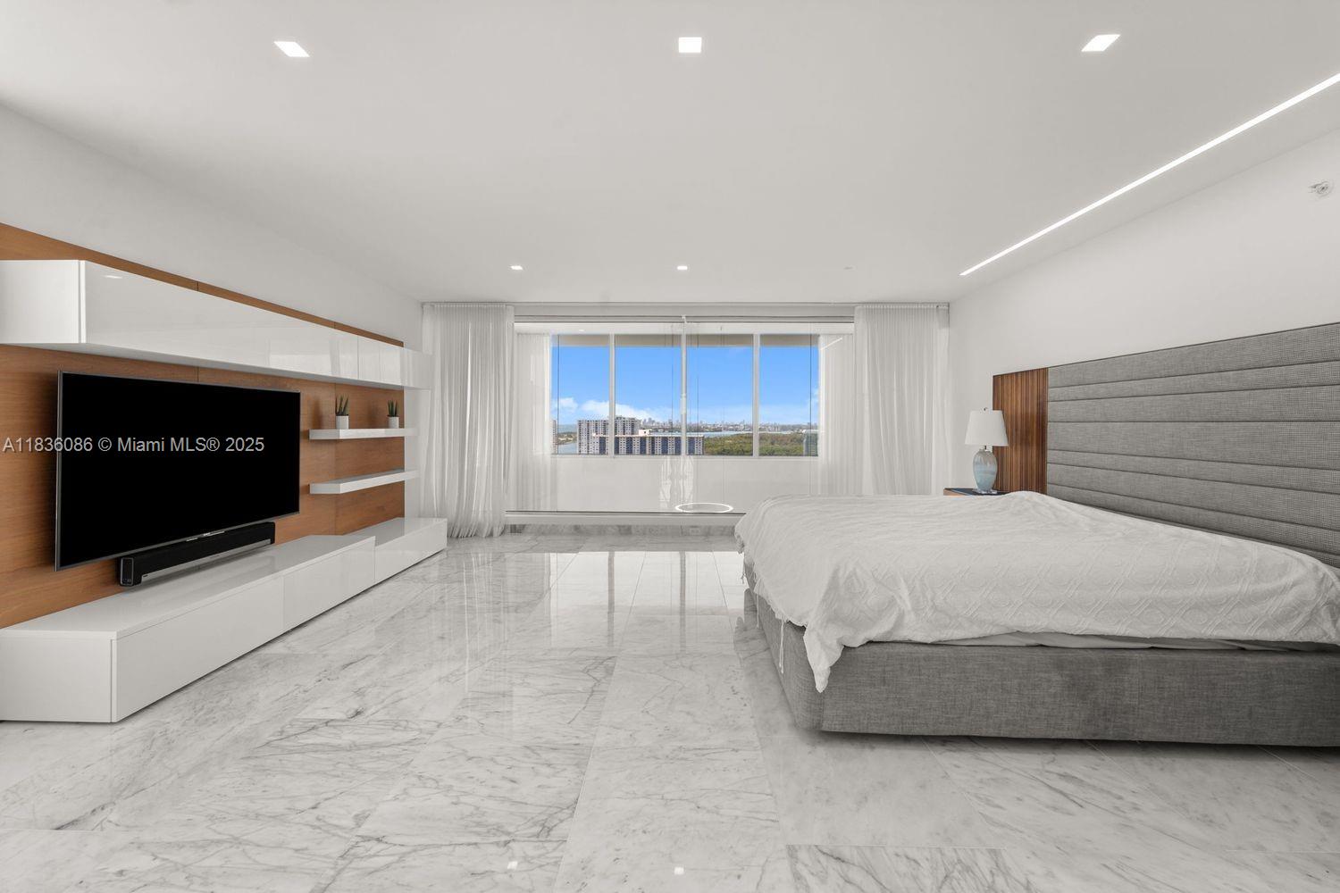 image 400 Sunny Isles13