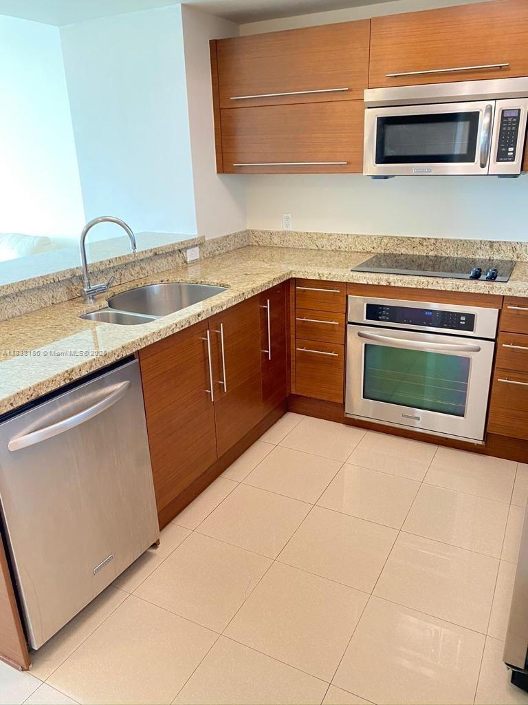 2681 N Flamingo Rd #402S Sunrise, FL 33323