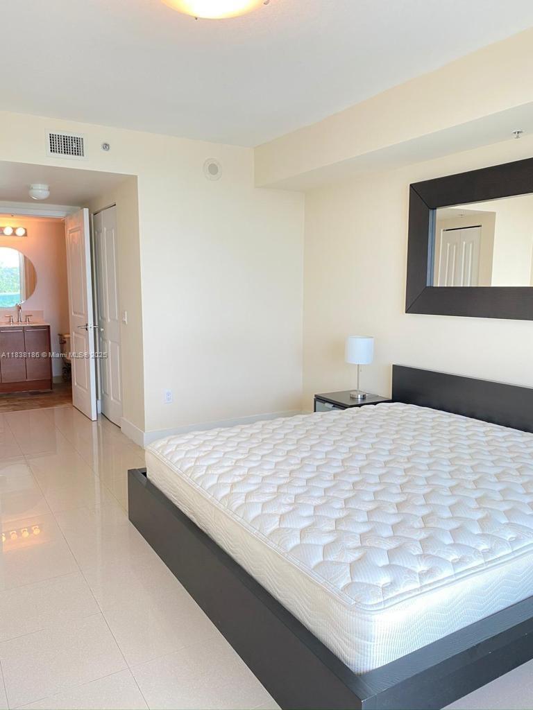 2681 N Flamingo Rd #402S Sunrise, FL 33323