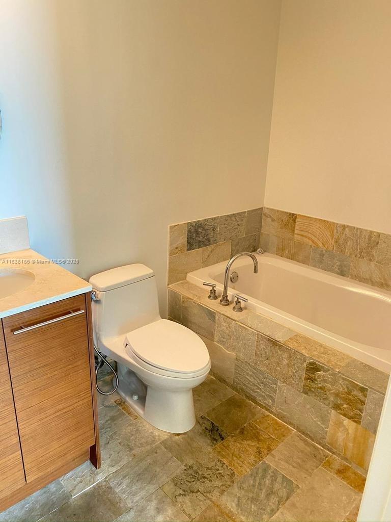 2681 N Flamingo Rd #402S Sunrise, FL 33323