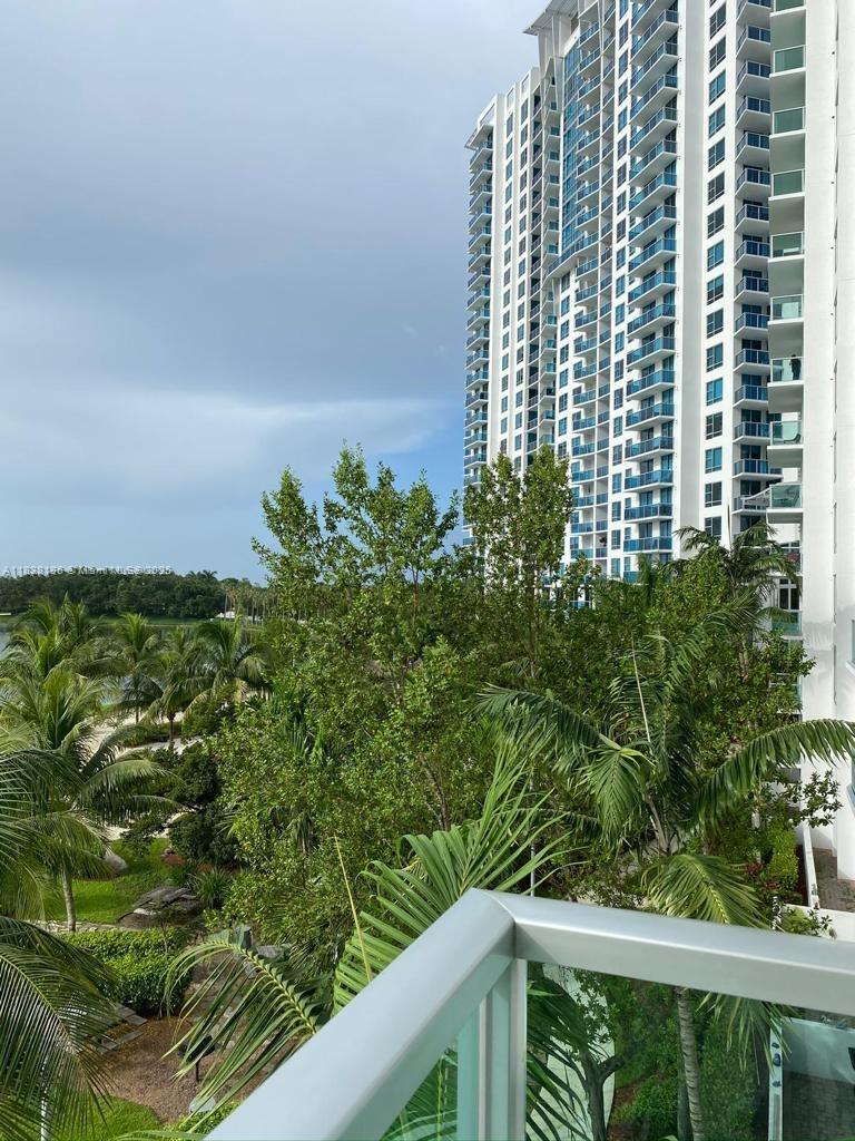 2681 N Flamingo Rd #402S Sunrise, FL 33323