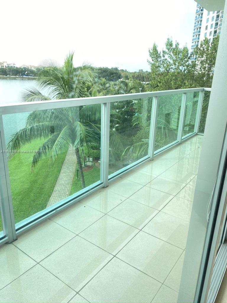 2681 N Flamingo Rd #402S Sunrise, FL 33323