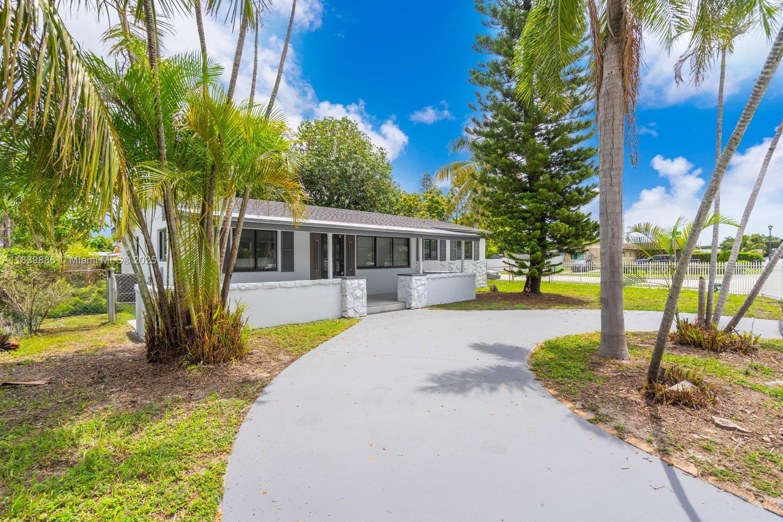 1041 NW 199th St