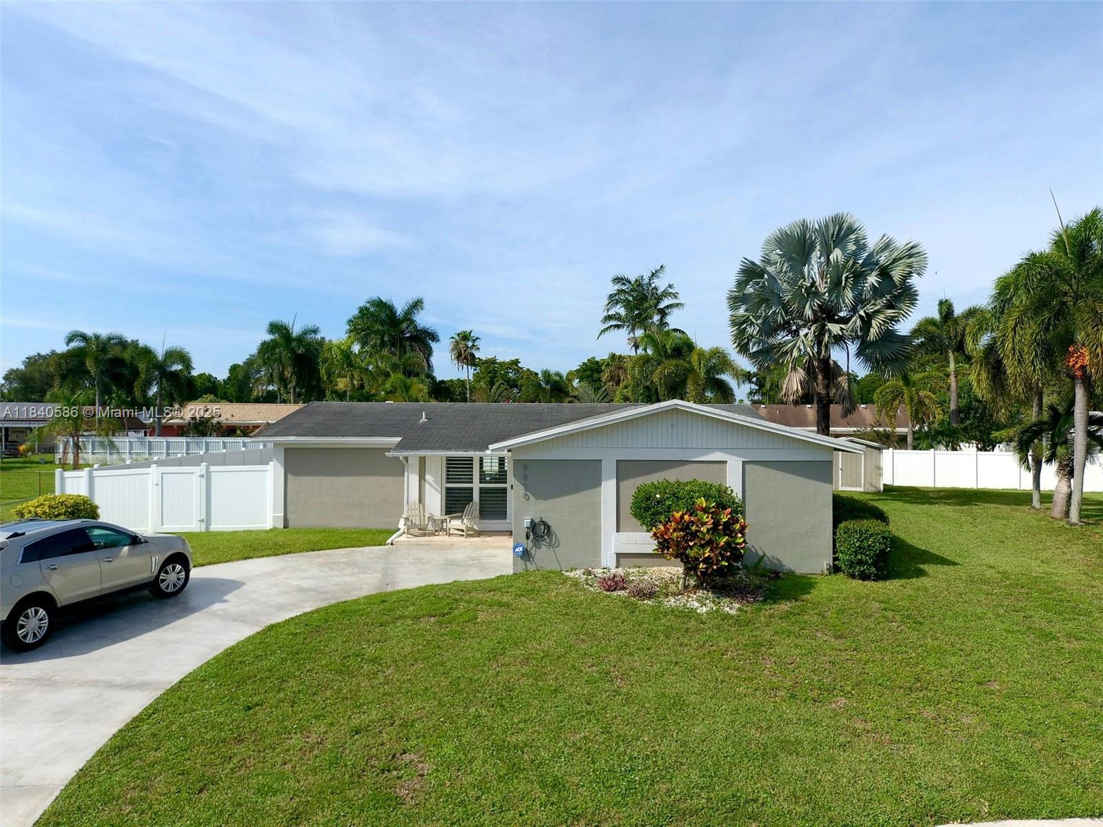 9820 NW 7th St