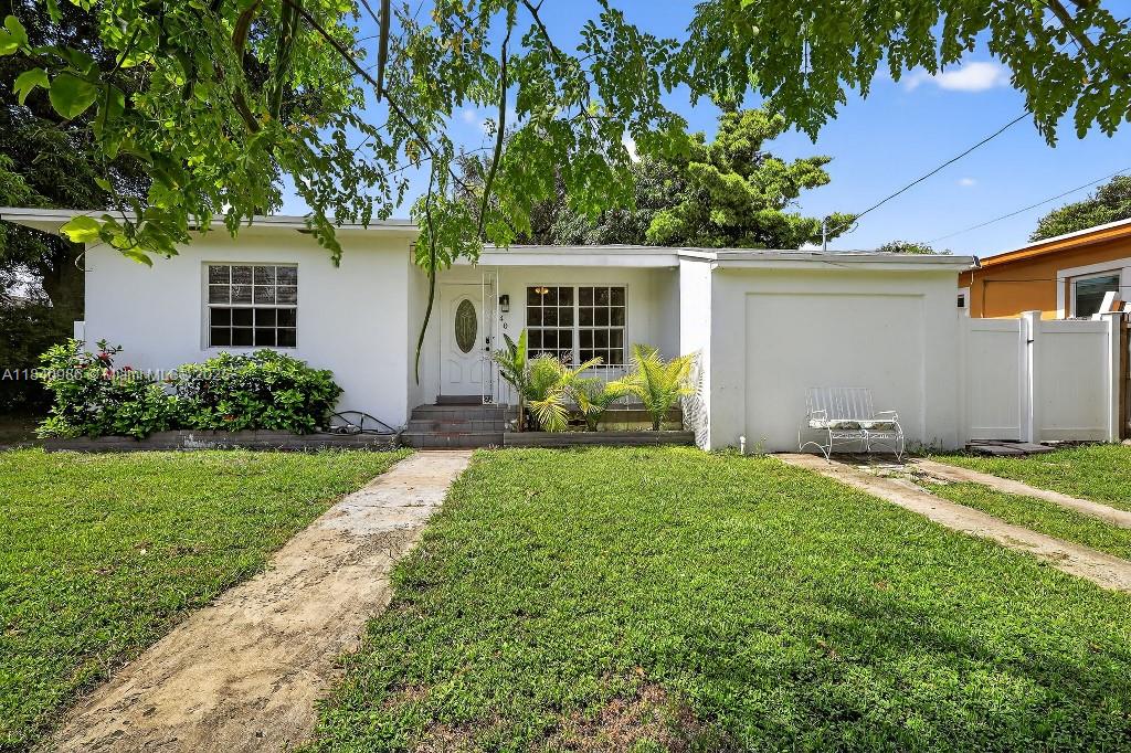 40 NW 68th St