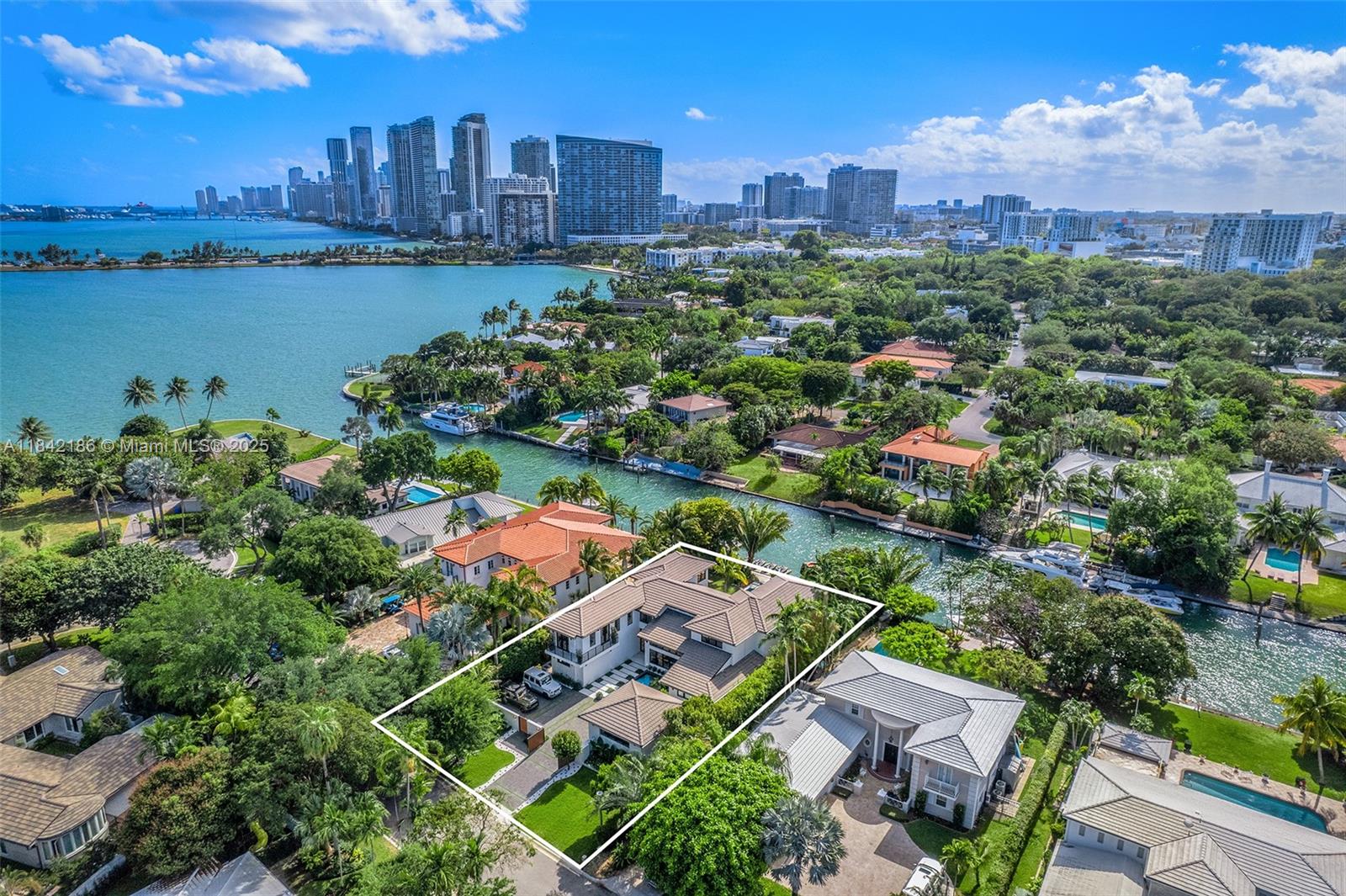 4241 Palm Ln Miami, FL 33137 4241 Palm Ln Miami, FL 33137