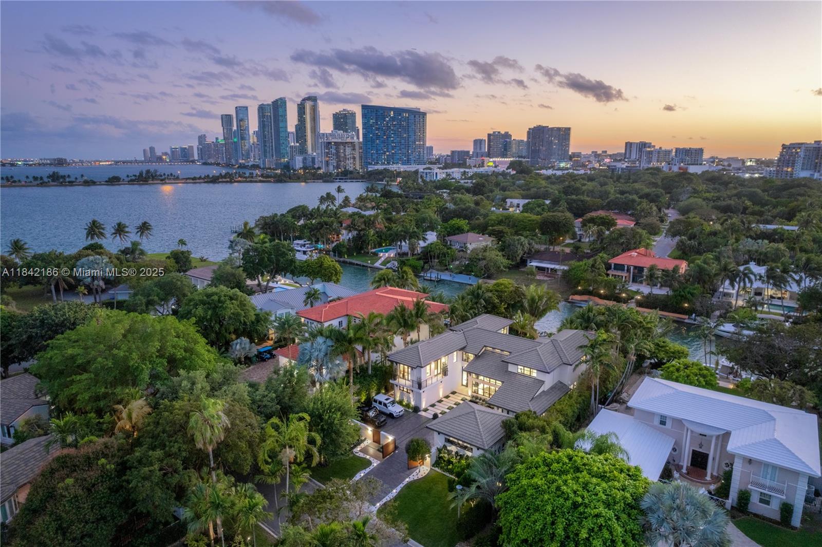 4241 Palm Ln Miami, FL 33137 4241 Palm Ln Miami, FL 33137