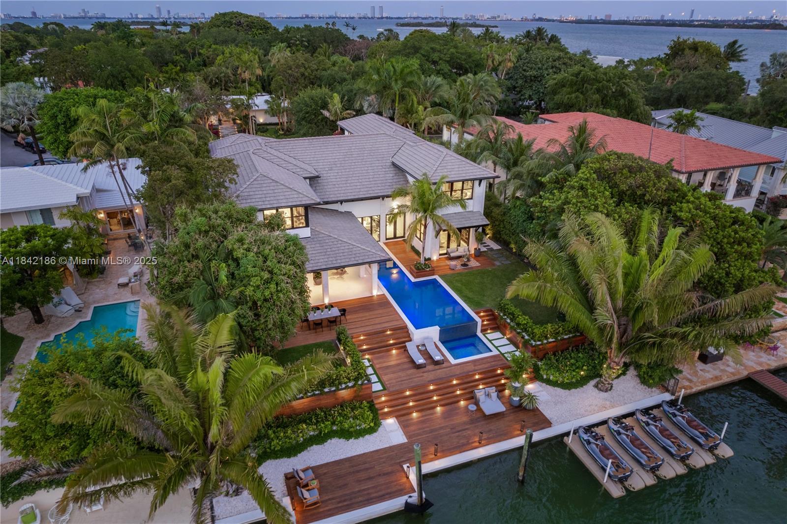 4241 Palm Ln Miami, FL 33137 4241 Palm Ln Miami, FL 33137