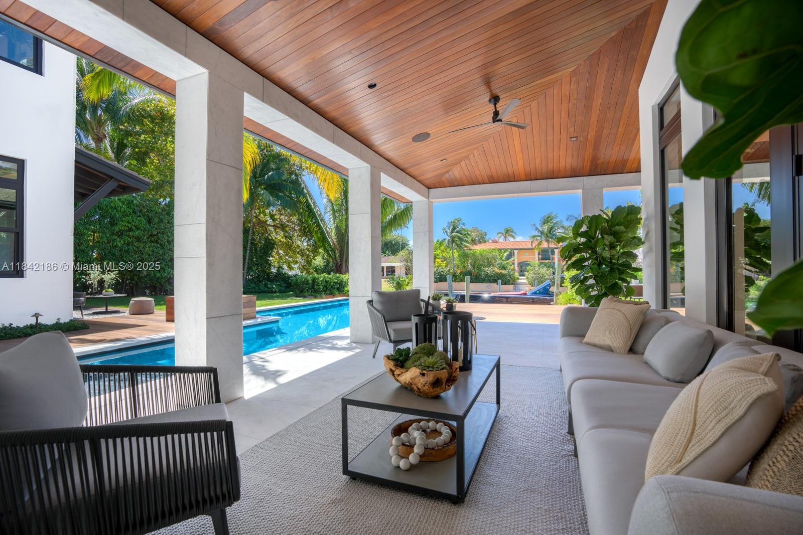 4241 Palm Ln Miami, FL 33137 4241 Palm Ln Miami, FL 33137