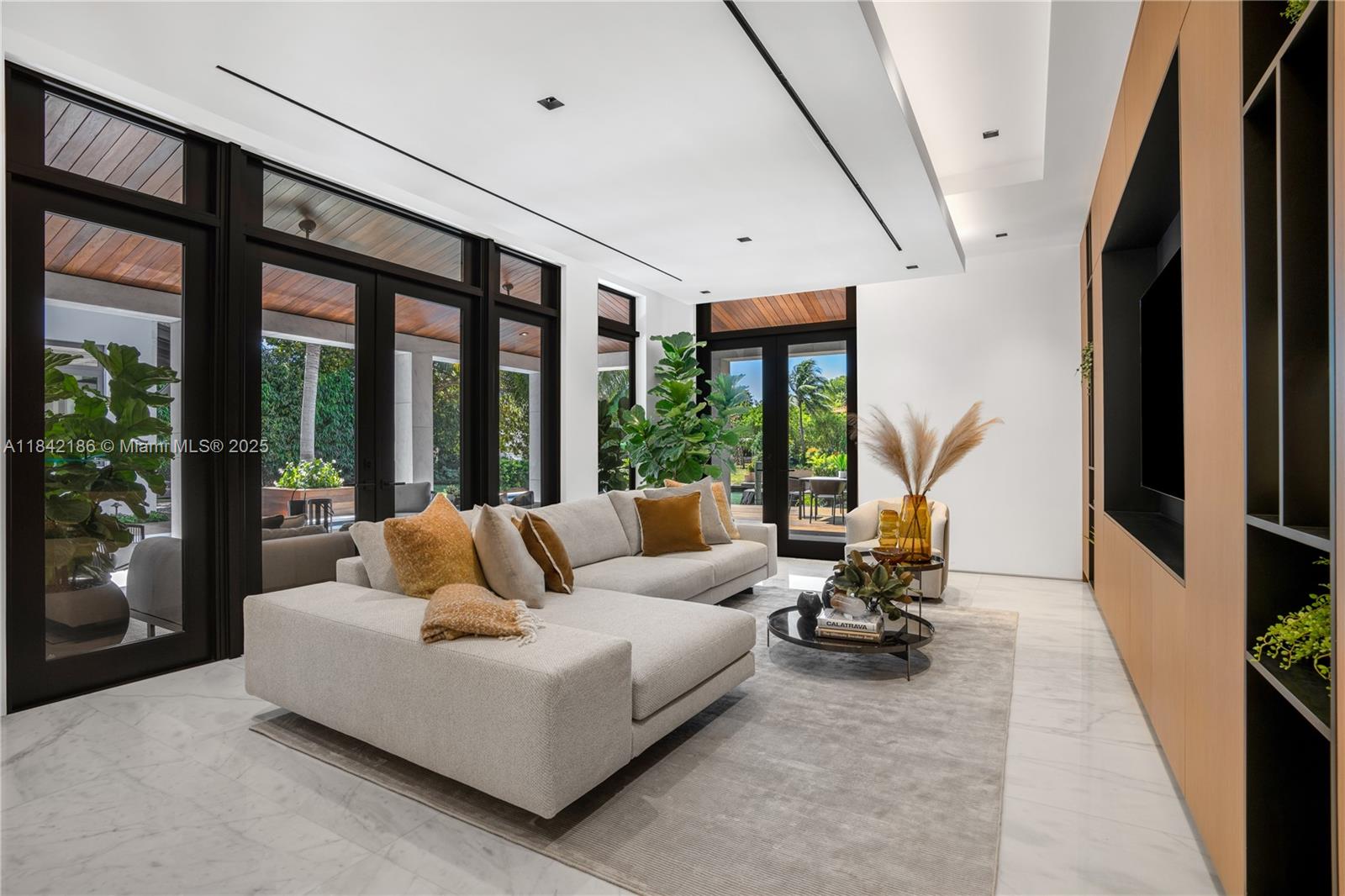4241 Palm Ln Miami, FL 33137 4241 Palm Ln Miami, FL 33137