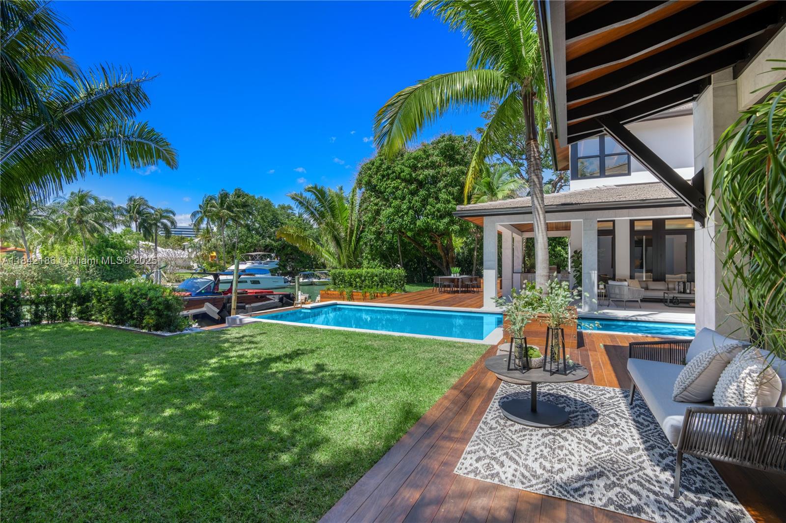 4241 Palm Ln Miami, FL 33137 4241 Palm Ln Miami, FL 33137