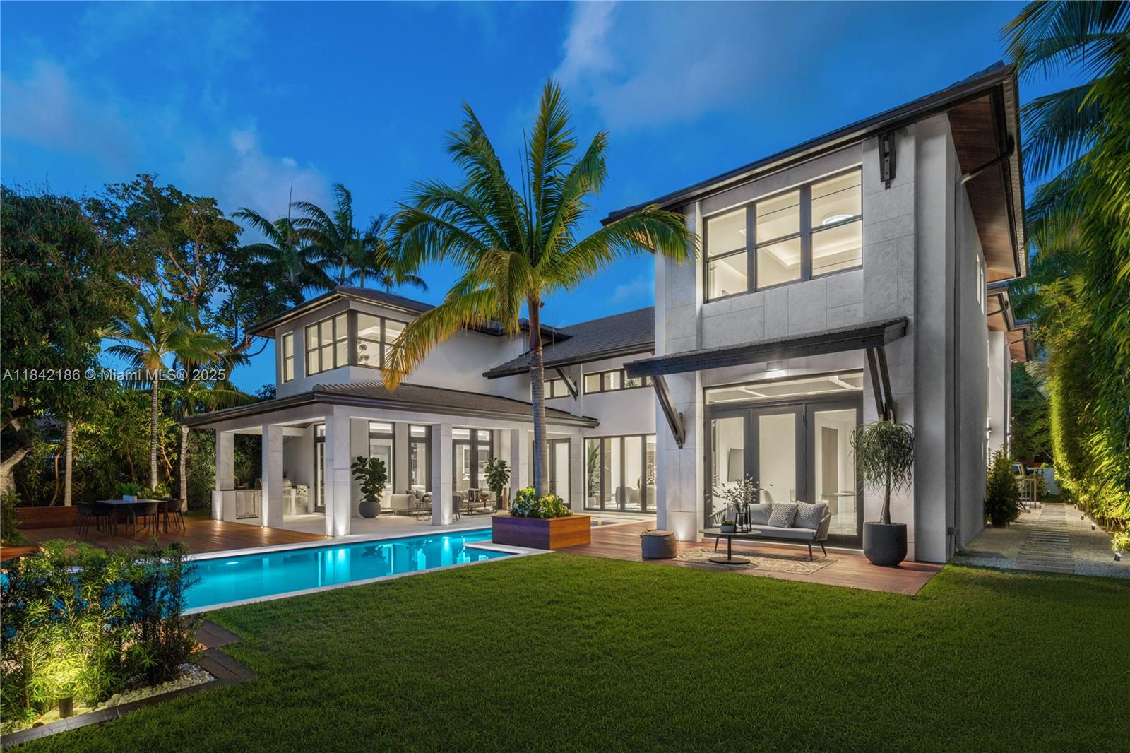 4241 Palm Ln Miami, FL 33137 4241 Palm Ln Miami, FL 33137