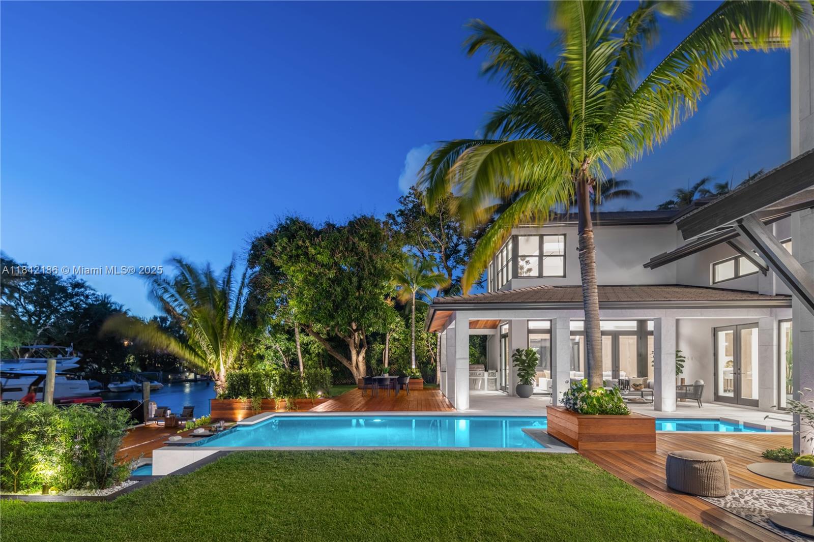 4241 Palm Ln Miami, FL 33137 4241 Palm Ln Miami, FL 33137