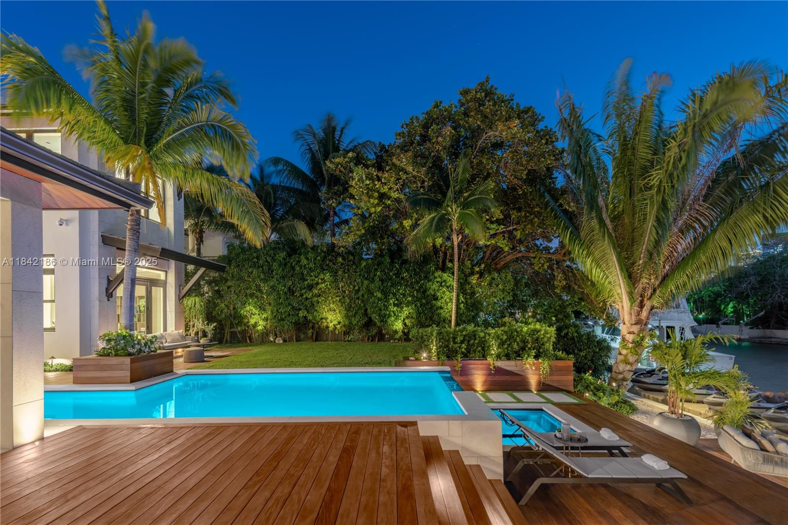 4241 Palm Ln Miami, FL 33137 4241 Palm Ln Miami, FL 33137