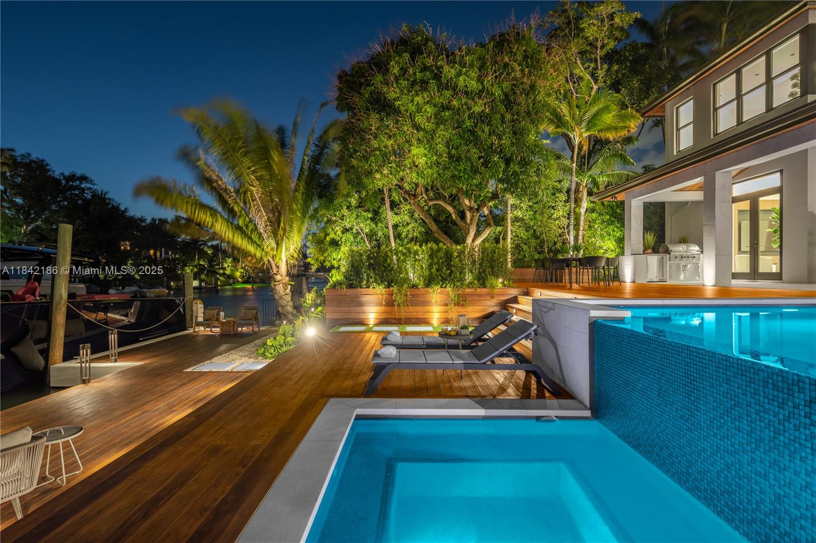 4241 Palm Ln Miami, FL 33137 4241 Palm Ln Miami, FL 33137