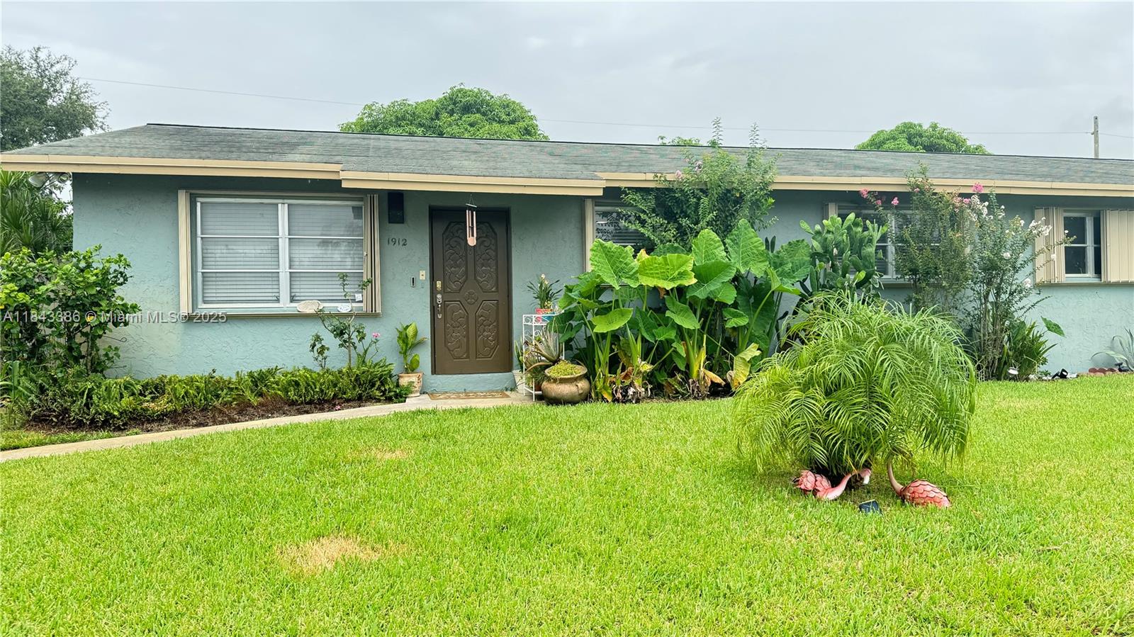 1912 SW 97th Ter