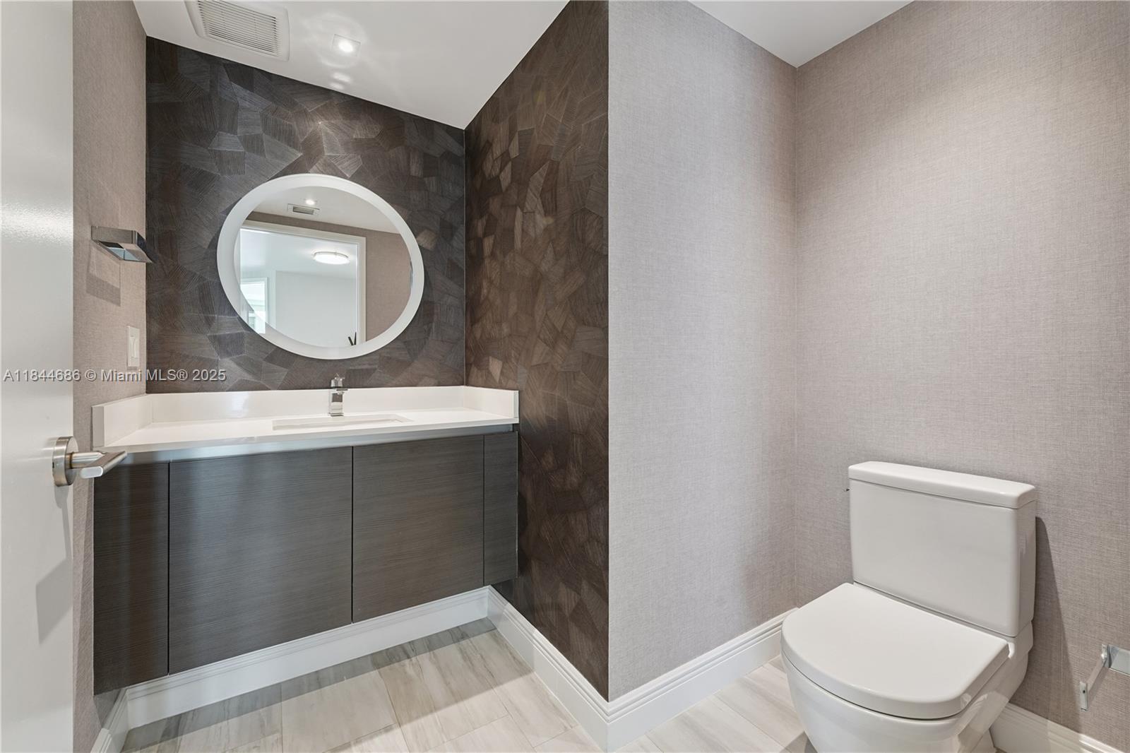 image Parque Towers Condo13