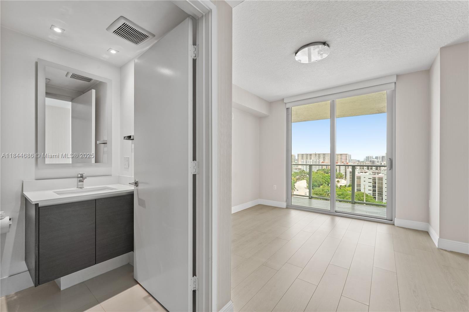 image Parque Towers Condo20