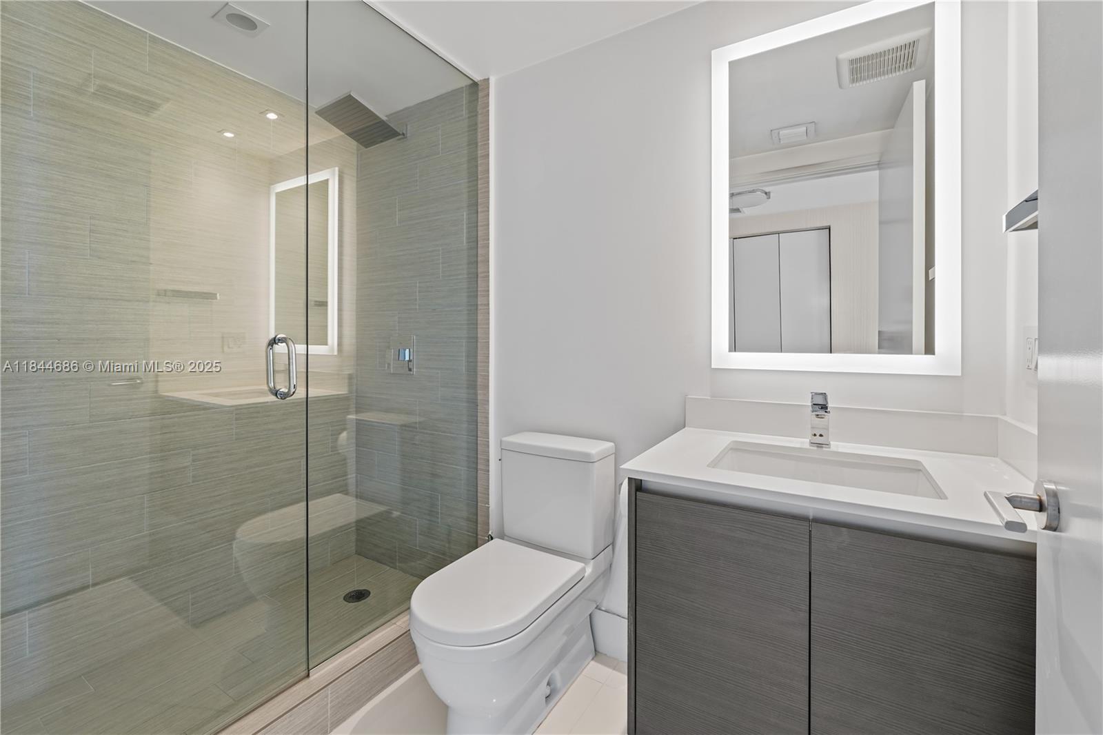 image Parque Towers Condo21