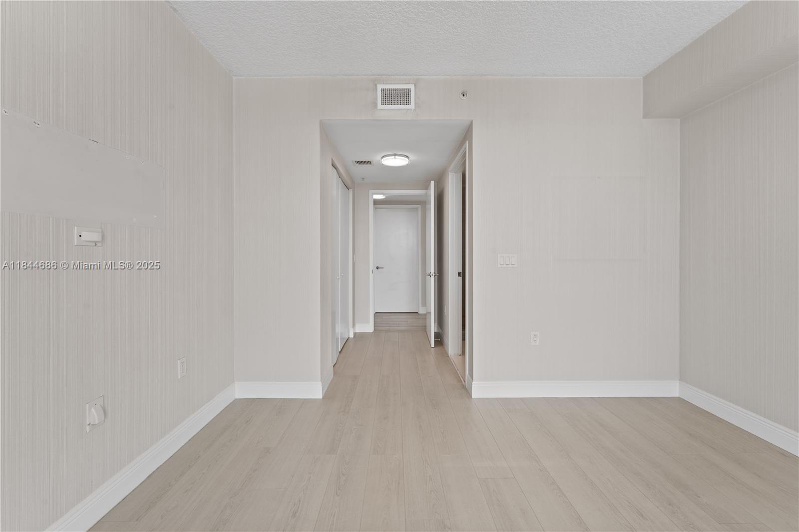 image Parque Towers Condo23