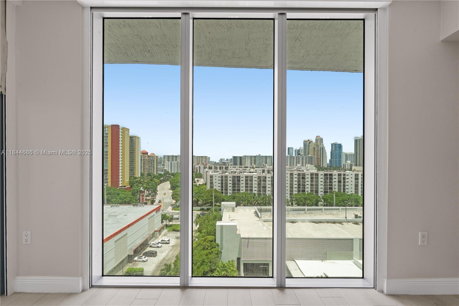 image Parque Towers Condo28