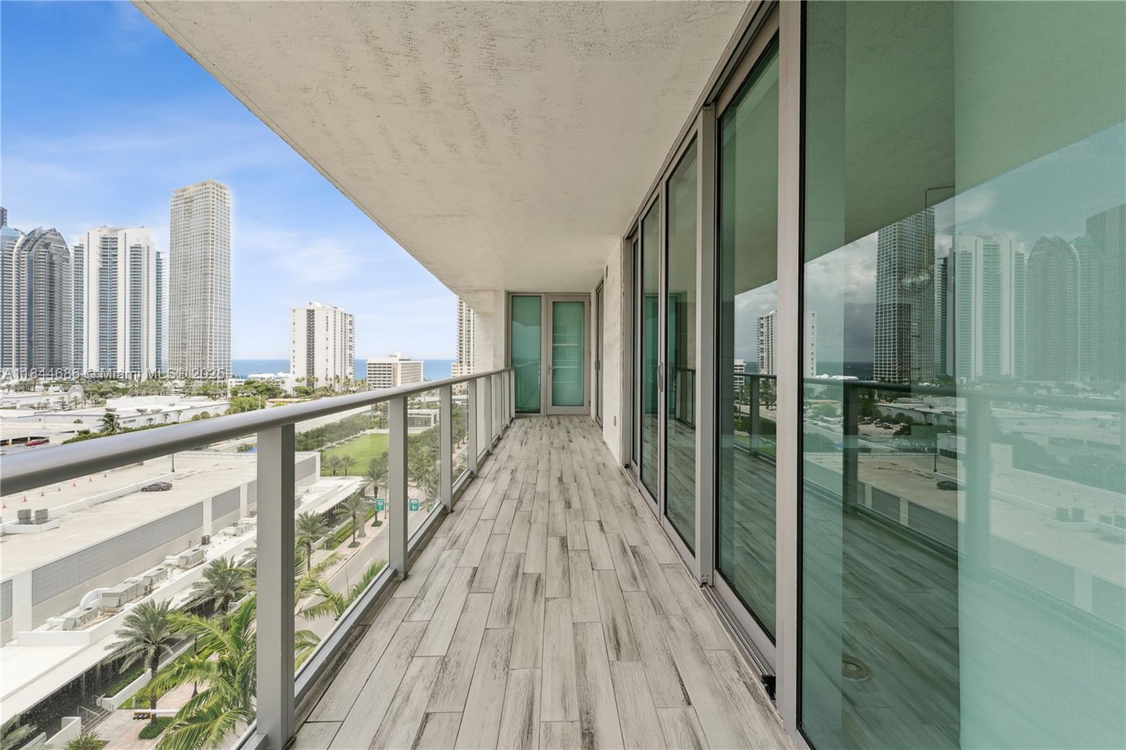 image Parque Towers Condo37