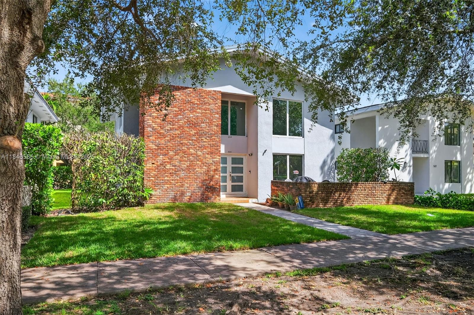 539 Menendez Ave #539
