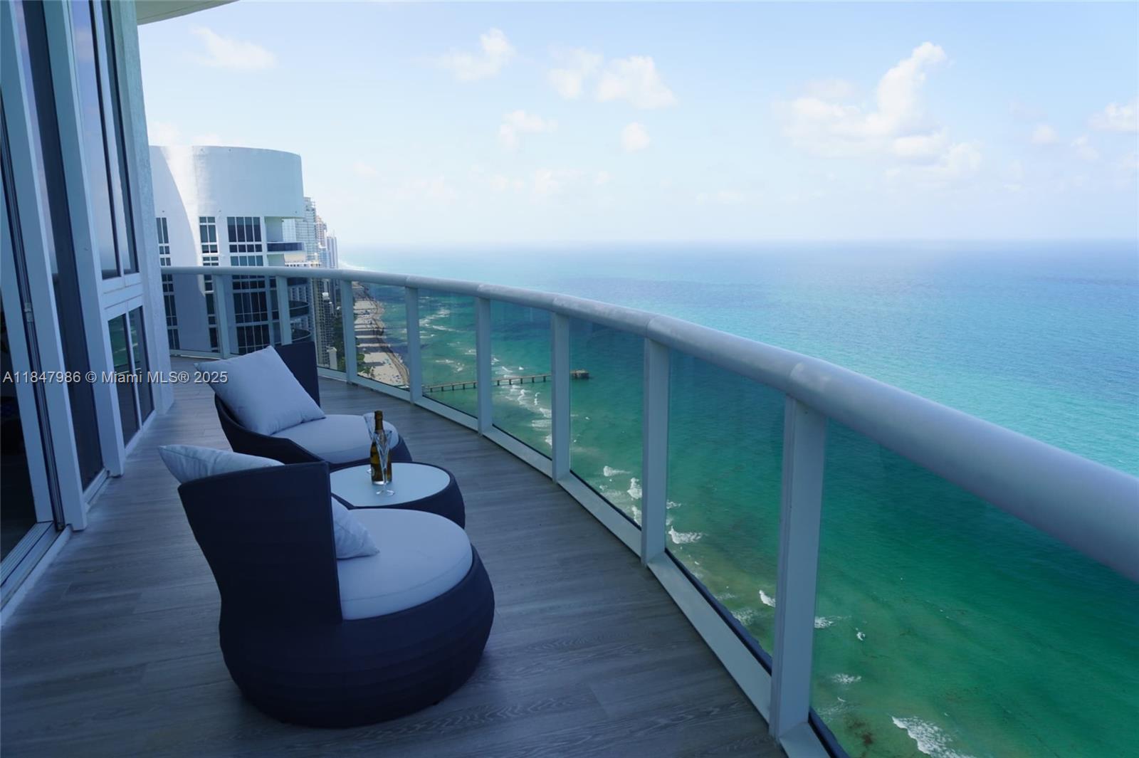 15901 Collins Ave #4301
