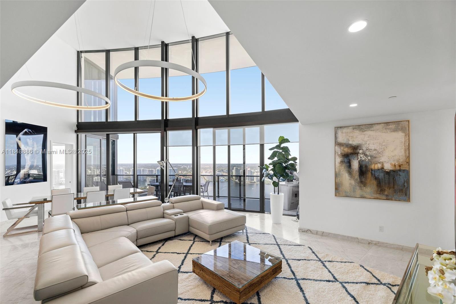 18555 Collins Ave #4404
