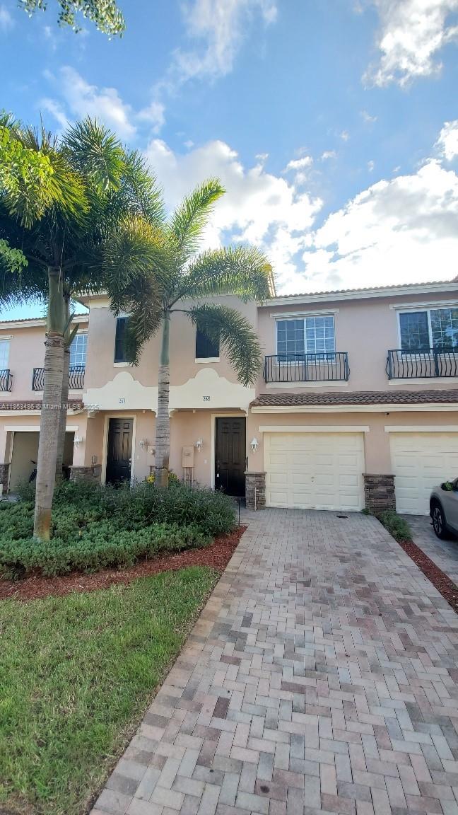 265 Las Brisas Cir #265 Weston, FL 33326