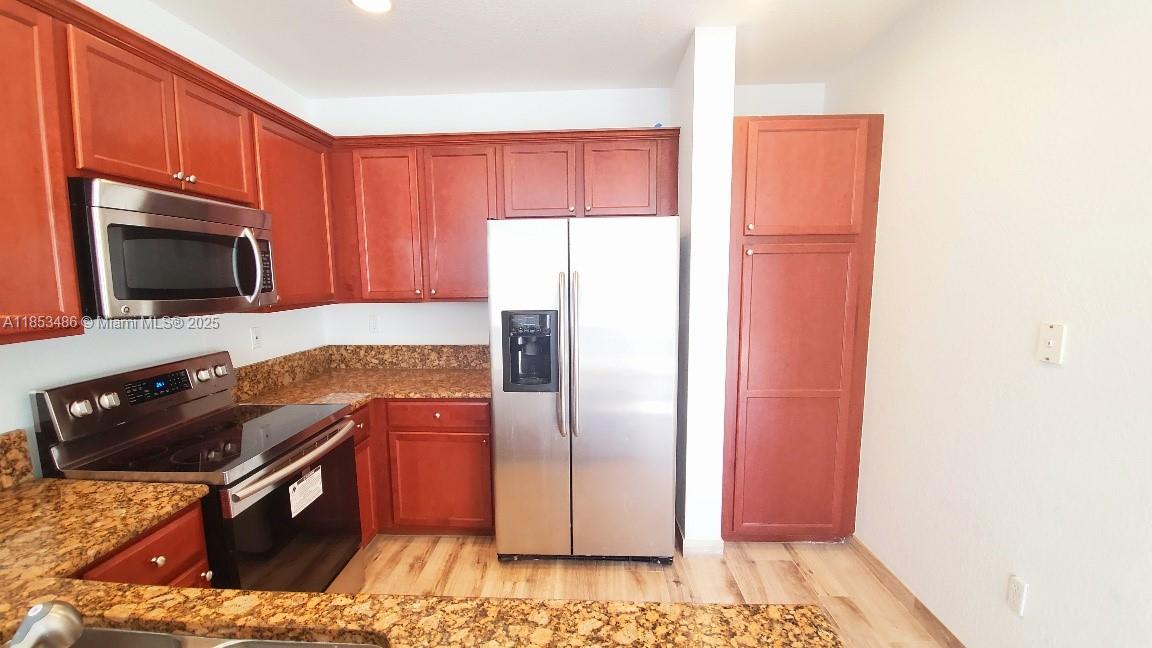 265 Las Brisas Cir #265 Weston, FL 33326