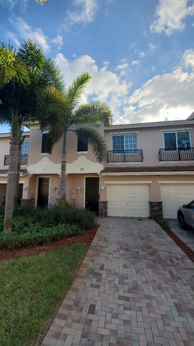 265 Las Brisas Cir #265 Weston, FL 33326