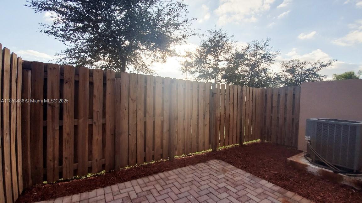 265 Las Brisas Cir #265 Weston, FL 33326