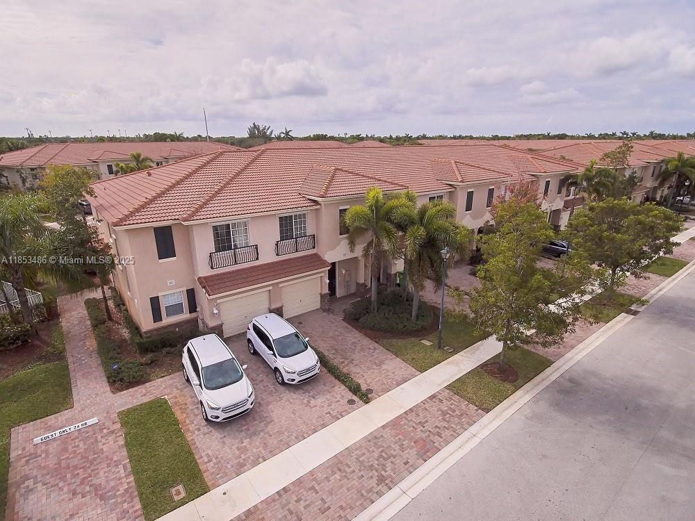 265 Las Brisas Cir #265 Weston, FL 33326